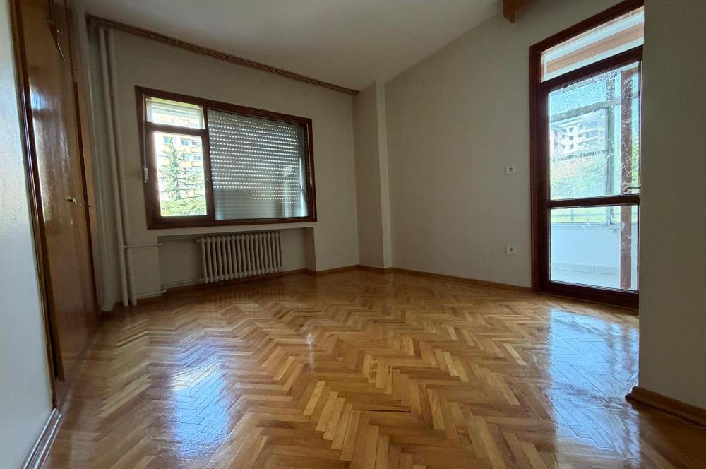 KADIKÖY-GÖZTEPE BAĞDAT CADDESİ'NE YAKIN 4+1 KİRALIK GENİŞ DAİRE