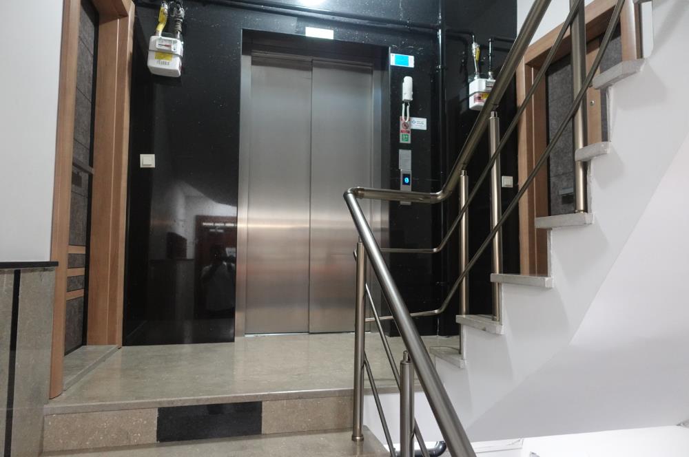 Ümraniye Huzur Metro Durağı'nın Karşısında 2+1 Satılık Daire