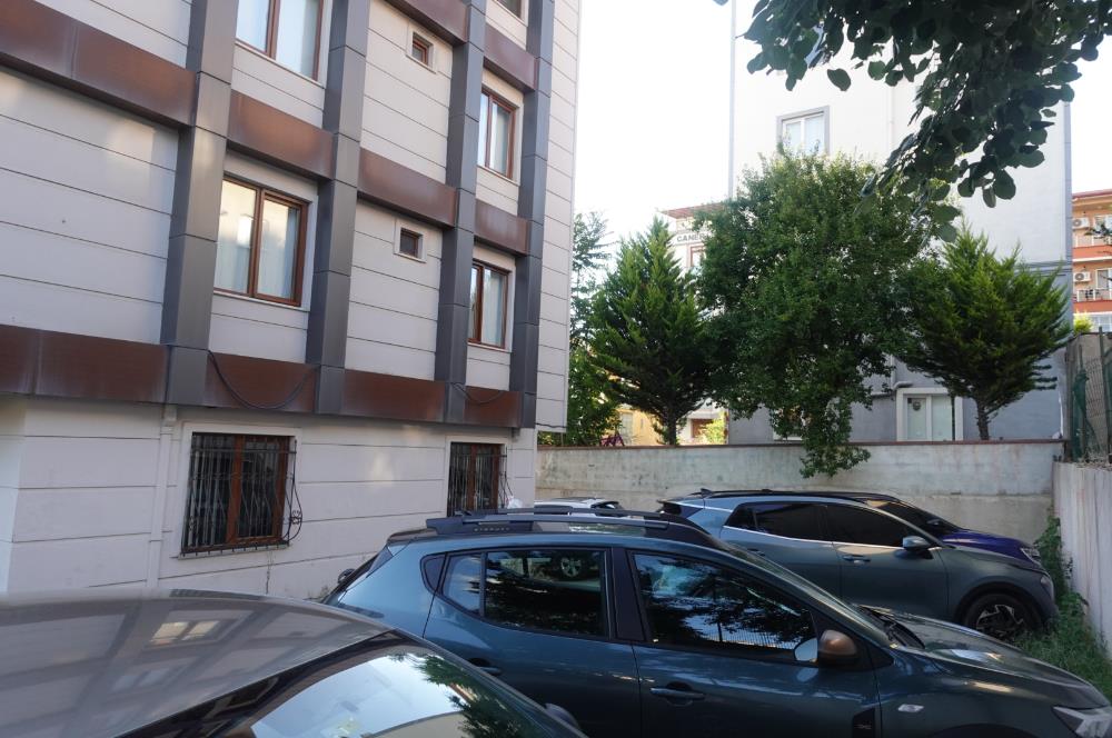 Ümraniye Huzur Metro Durağı'nın Karşısında 2+1 Satılık Daire