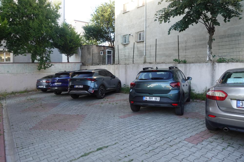 Ümraniye Huzur Metro Durağı'nın Karşısında 2+1 Satılık Daire