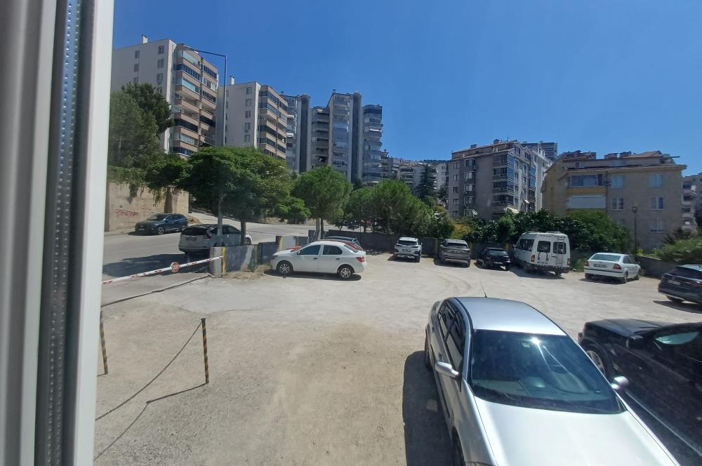 C21 Cius; Cumhuriyet'te Deniz Manzaralı 3+1 Satılık Daire