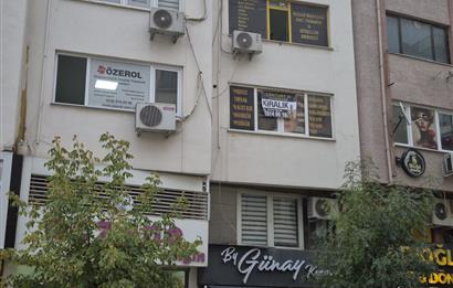 C21 Cius; Gemlik Batum İş Merkezi'nde Meydana Cepheli Kiralık Ofis