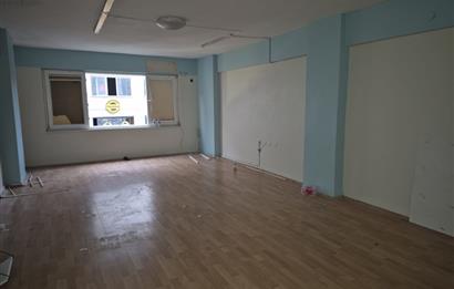 C21 Cius; Gemlik Batum İş Merkezi'nde Meydana Cepheli Kiralık Ofis