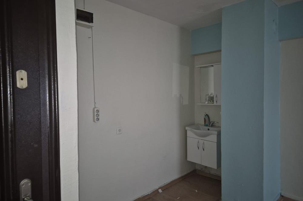 C21 Cius; Gemlik Batum İş Merkezi'nde Meydana Cepheli Kiralık Ofis