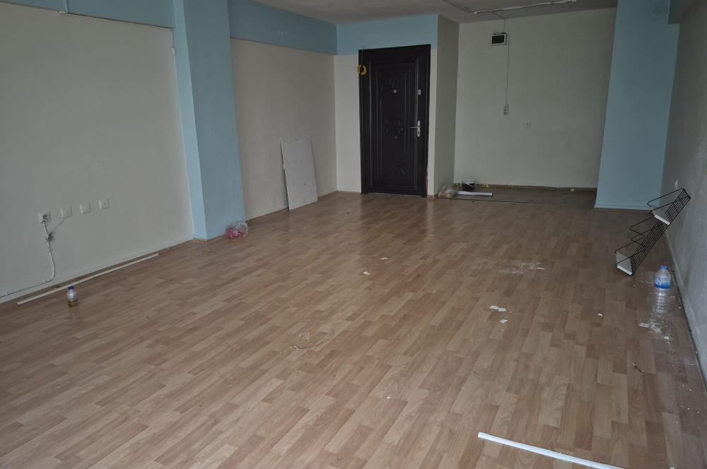 C21 Cius; Gemlik Batum İş Merkezi'nde Meydana Cepheli Kiralık Ofis