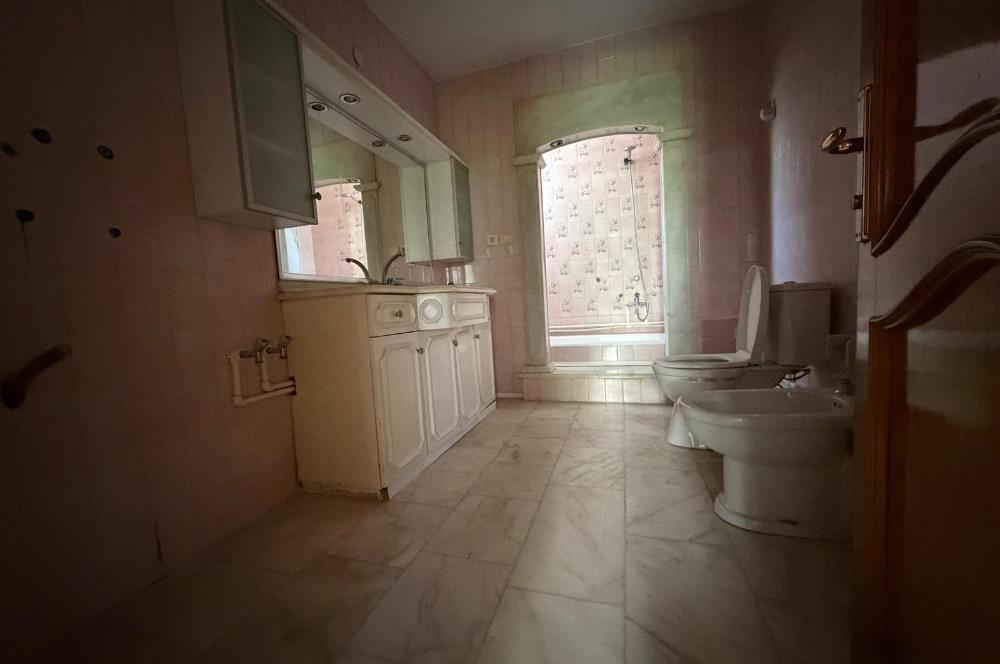 KADIKÖY-GÖZTEPE BAĞDAT CADDESİ'NE YAKIN 4+1 KİRALIK GENİŞ DAİRE