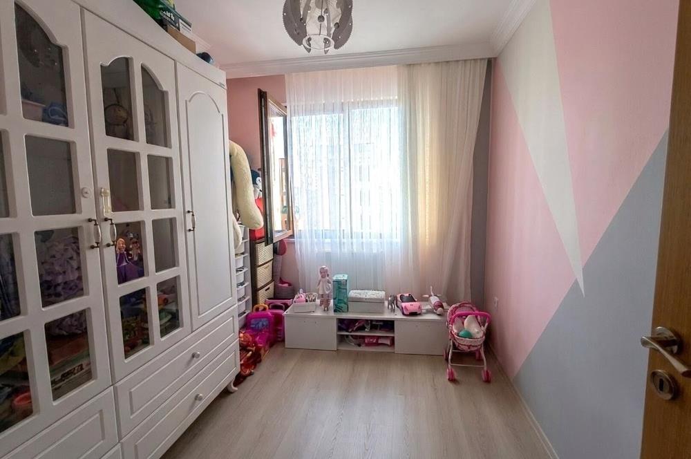 Ümraniye Huzur Metro Durağı'nın Karşısında 2+1 Satılık Daire
