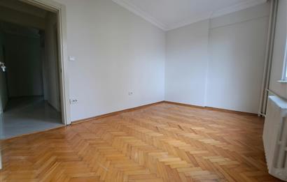 Metro İstasyonu Yakını Geniş Ferah 115 m² 3+1 Kiralık Daire