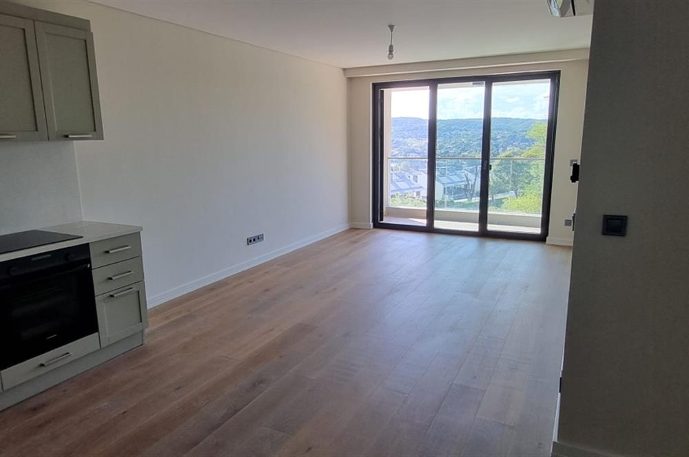 BATI YAKASI KÖY'DE YENİ TESLİM 2+1 ARA KAT BALKONLU DAİRE 