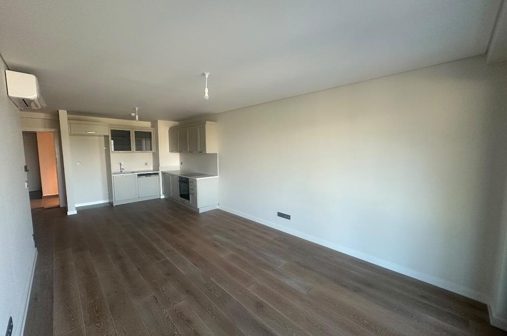 BATI YAKASI KÖY'DE YENİ TESLİM 2+1 ARA KAT BALKONLU DAİRE 