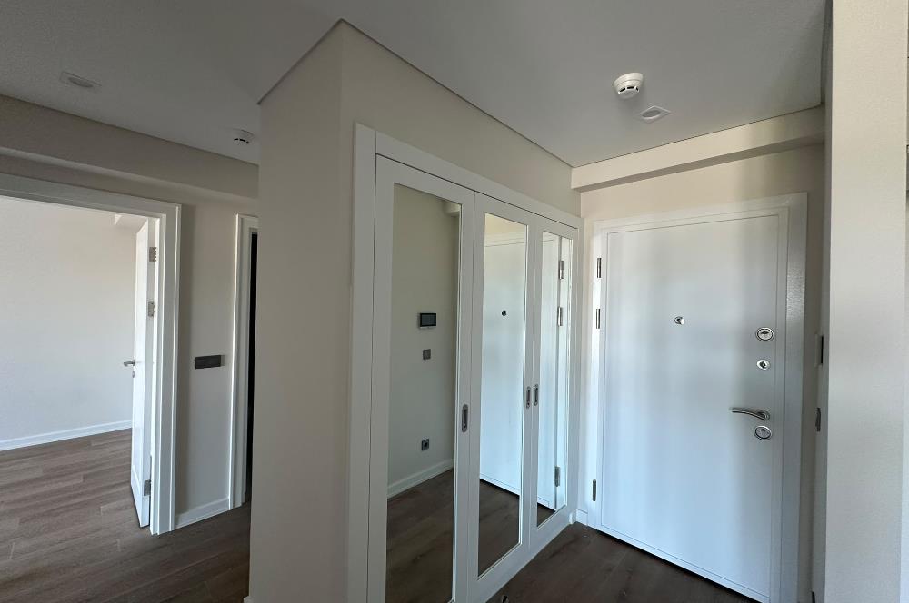 BATI YAKASI KÖY'DE YENİ TESLİM 2+1 ARA KAT BALKONLU DAİRE 