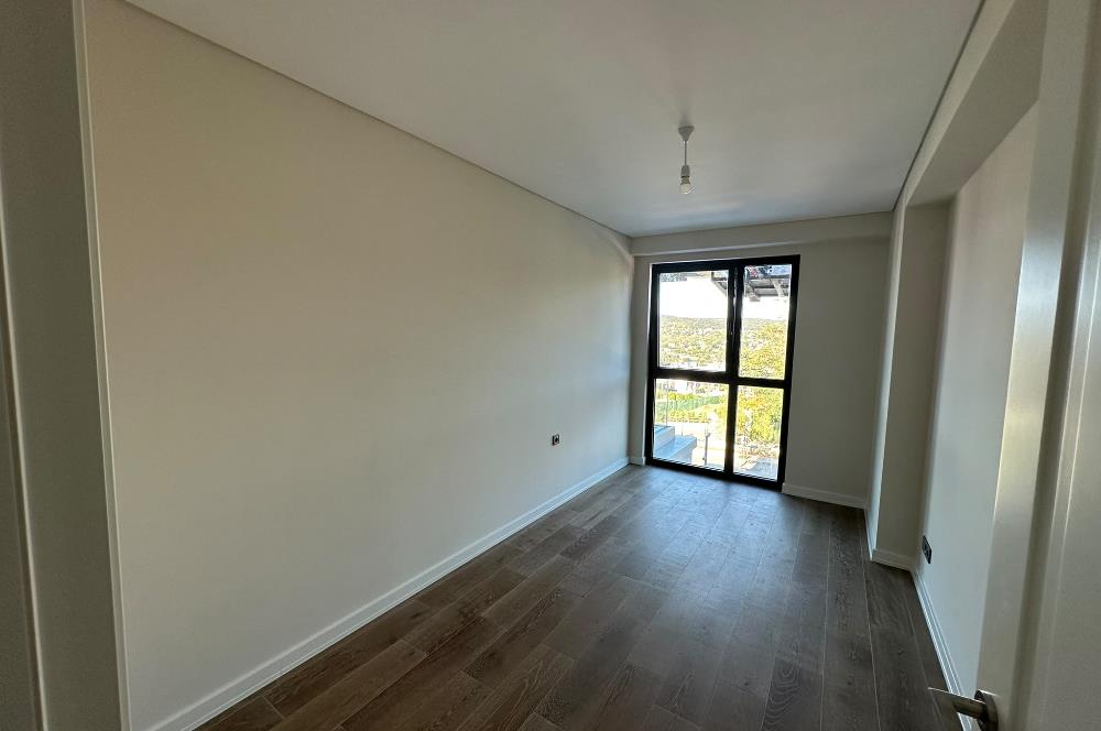 BATI YAKASI KÖY'DE YENİ TESLİM 2+1 ARA KAT BALKONLU DAİRE 