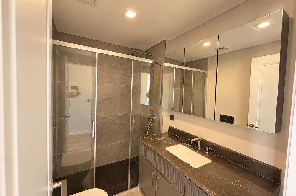BATI YAKASI KÖY'DE YENİ TESLİM 2+1 ARA KAT BALKONLU DAİRE 