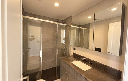 BATI YAKASI KÖY'DE YENİ TESLİM 2+1 ARA KAT BALKONLU DAİRE 