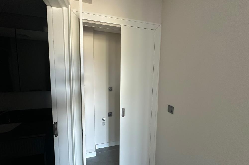 BATI YAKASI KÖY'DE YENİ TESLİM 2+1 ARA KAT BALKONLU DAİRE 