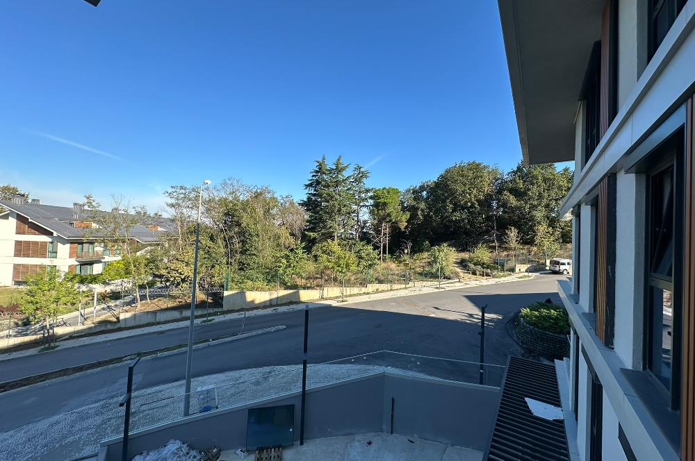 BATI YAKASI KÖY'DE YENİ TESLİM 2+1 ARA KAT BALKONLU DAİRE 