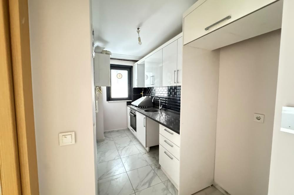 Ümraniye Çamlık Türbe Sokakta Masrafsız, Butik Binada Geniş 3+1