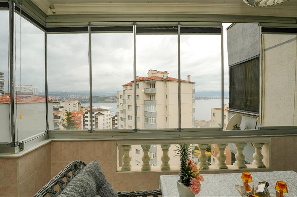 C21 Cius; Güraş 2 Sitesi'nde Deniz Manzaralı Eşyalı 3+1 Ara Kat