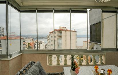 C21 Cius; Güraş 2 Sitesi'nde Deniz Manzaralı Eşyalı 3+1 Ara Kat
