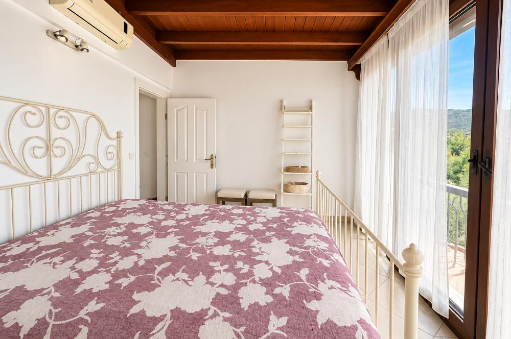 Torbada denize yürüme mesafesi satılık villa
