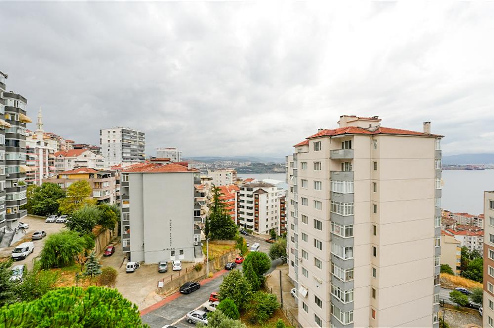 C21 Cius; Güraş 2 Sitesi'nde Deniz Manzaralı Eşyalı 3+1 Ara Kat