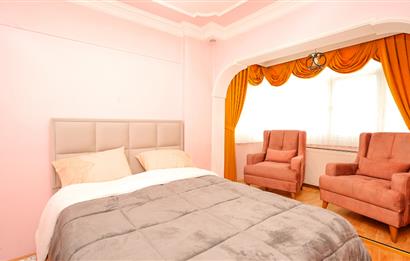 C21 Cius; Güraş 2 Sitesi'nde Deniz Manzaralı Eşyalı 3+1 Ara Kat