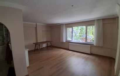 ACIBADEM MAHALLESİ ÇEÇEN SOKAK'TA YENİLENMİŞ 3+1 KİRALIK DAİRE