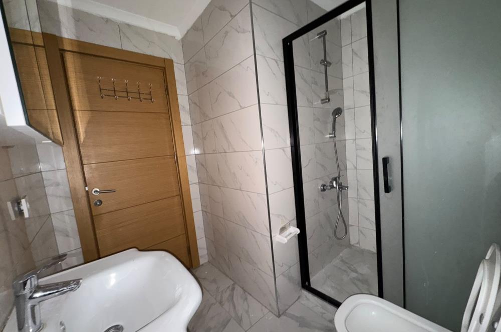Ümraniye Çamlık Türbe Sokakta Masrafsız, Butik Binada Geniş 3+1