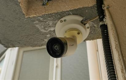 C21 Cius; Güraş 2 Sitesi'nde Deniz Manzaralı Eşyalı 3+1 Ara Kat