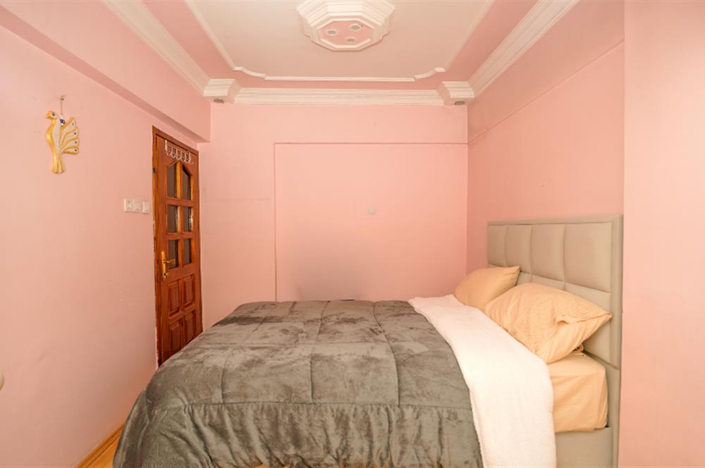C21 Cius; Güraş 2 Sitesi'nde Deniz Manzaralı Eşyalı 3+1 Ara Kat