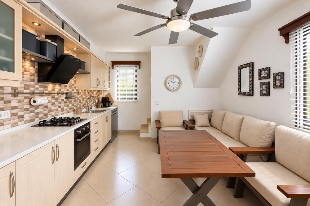 Torbada denize yürüme mesafesi satılık villa