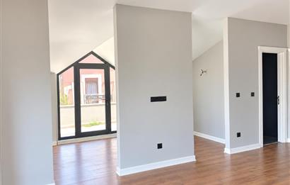 Uskumruköy'de Butik Sitede Kiralık 4+1 İkiz Villa