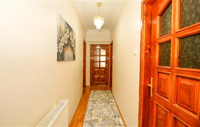 C21 Cius; Güraş 2 Sitesi'nde Deniz Manzaralı Eşyalı 3+1 Ara Kat