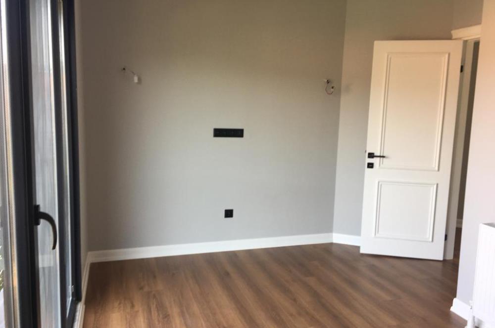 Uskumruköy'de Butik Sitede Kiralık 4+1 İkiz Villa