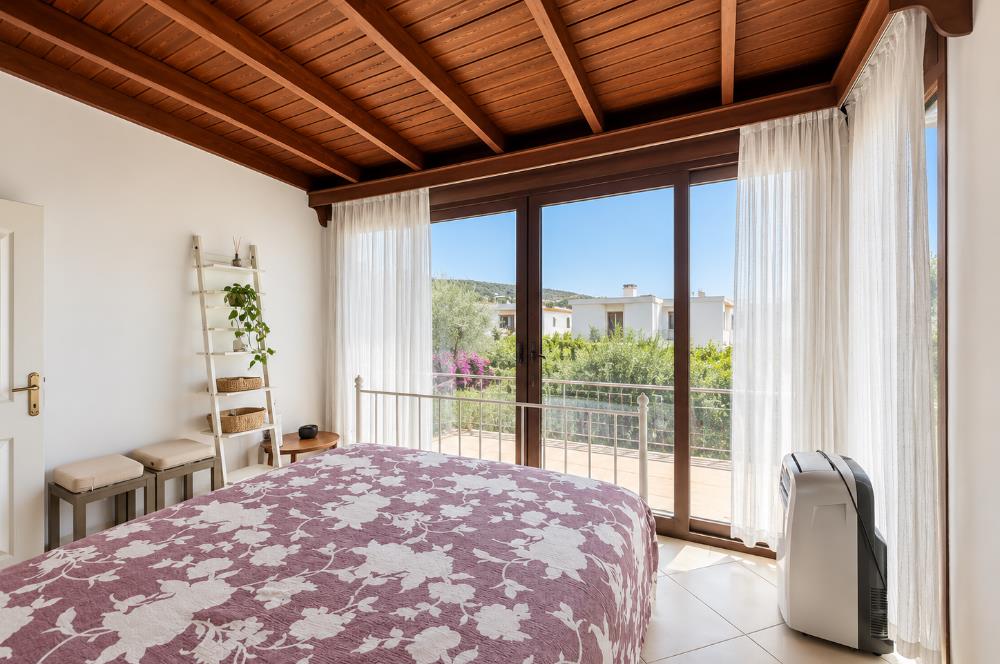 Torbada denize yürüme mesafesi satılık villa