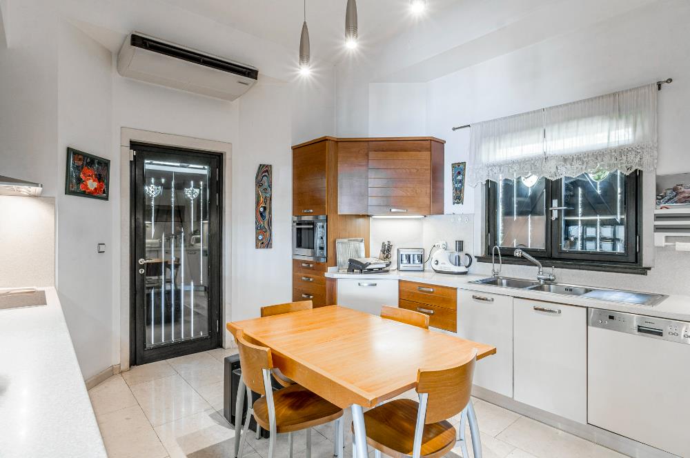 BODRUM YOKUŞBAŞI SATILIK 4+1 HAVUZLU KALE MANZARALI MÜSTAKİL EV