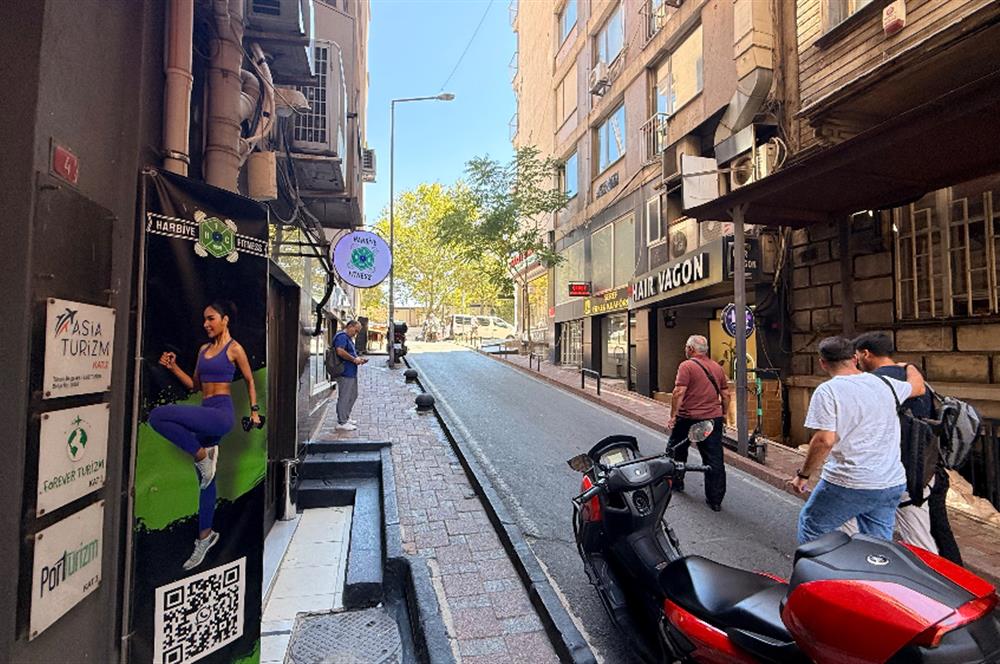TAKSİM HARBİYE’DE KİRALIK DÜKKAN