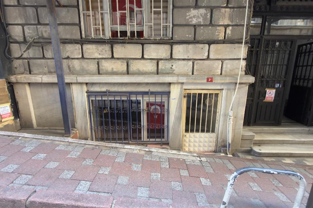 TAKSİM HARBİYE’DE KİRALIK DÜKKAN