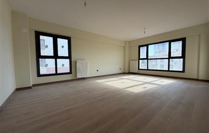 ATAŞEHİR’DE SATILIK LÜKS 3+1 DAİRE