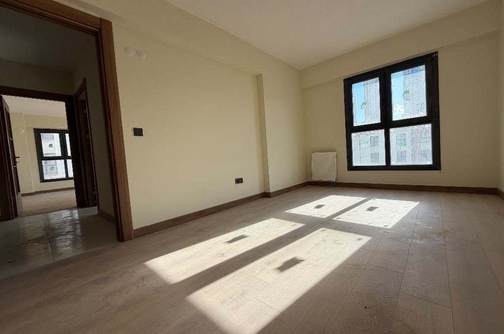 ATAŞEHİR’DE SATILIK LÜKS 3+1 DAİRE