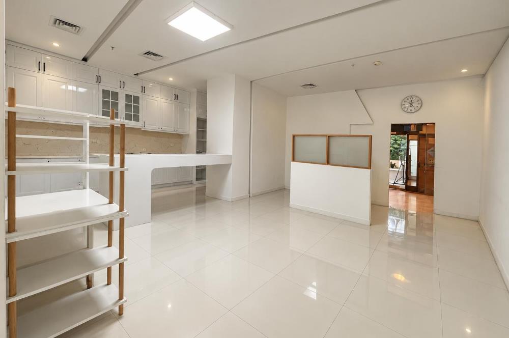 Hilton Otel Çarşı İçinde Kiralık 120m² Mağaza/Ofis