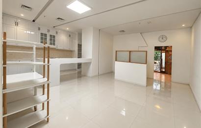 Hilton Otel Çarşı İçinde Kiralık 120m² Mağaza/Ofis