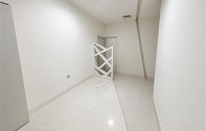 Hilton Otel Çarşı İçinde Kiralık 120m² Mağaza/Ofis