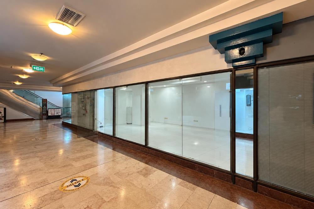 Hilton Otel Çarşı İçinde Kiralık 120m² Mağaza/Ofis