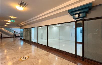 Hilton Otel Çarşı İçinde Kiralık 120m² Mağaza/Ofis