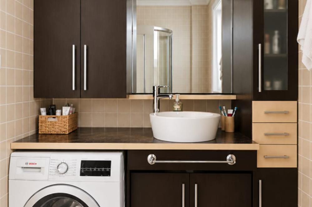 KURTULUŞ BOZKURT CADDESİ ÜZERİNDE SATILIK 3+1 DAİRE