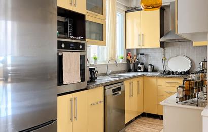 KURTULUŞ BOZKURT CADDESİ ÜZERİNDE SATILIK 3+1 DAİRE