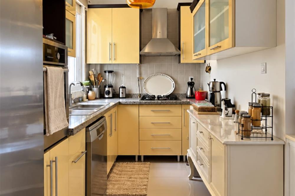 KURTULUŞ BOZKURT CADDESİ ÜZERİNDE SATILIK 3+1 DAİRE