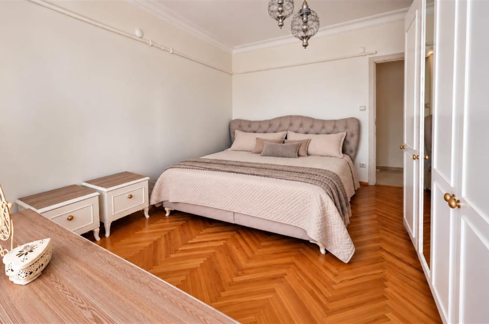KURTULUŞ BOZKURT CADDESİ ÜZERİNDE SATILIK 3+1 DAİRE