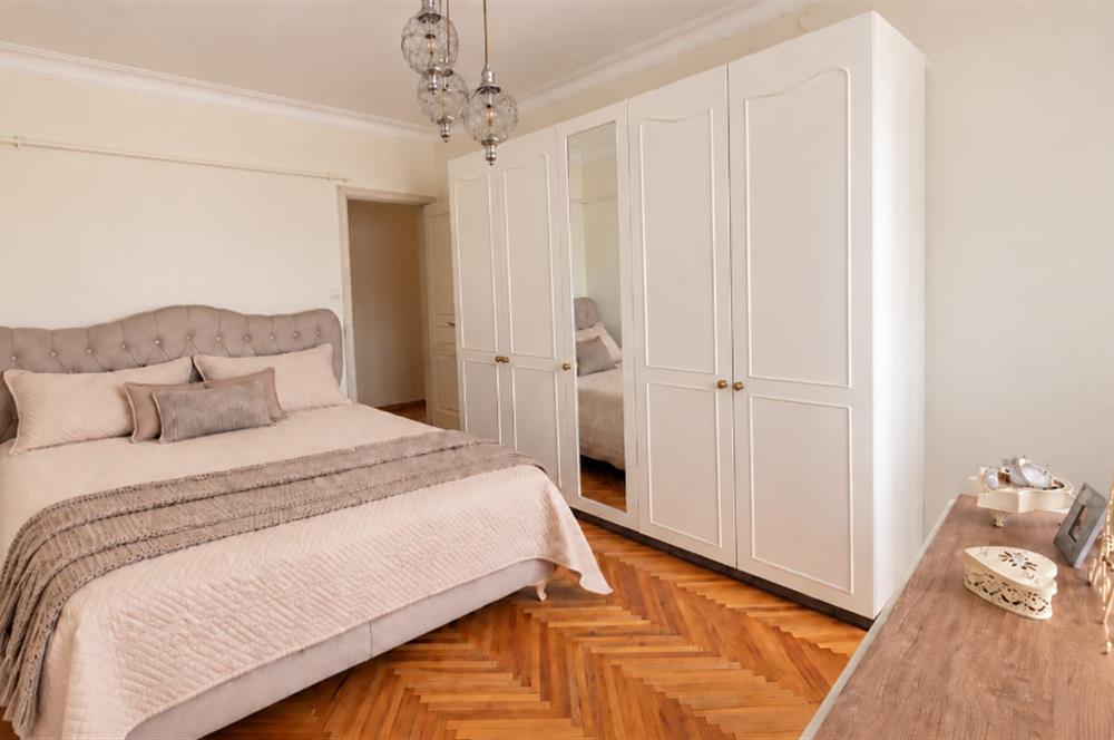KURTULUŞ BOZKURT CADDESİ ÜZERİNDE SATILIK 3+1 DAİRE